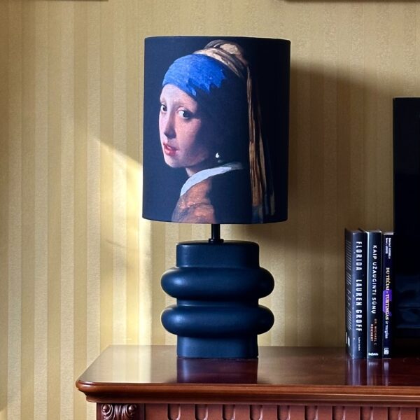 Girl With Pearl Earring Table Lamp Judy